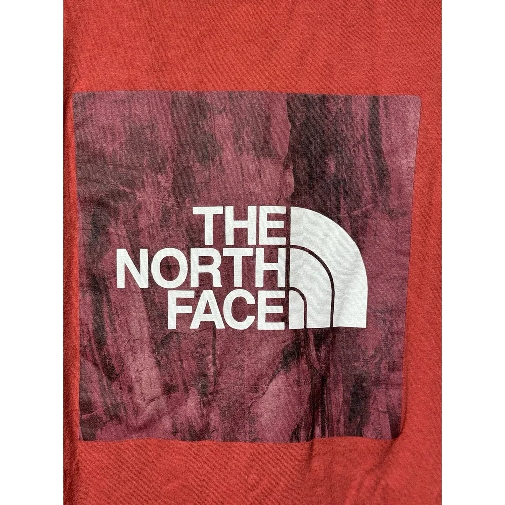 The North Face Never Stop Exploring Graphic‎ Red T-Shirt Men's Small Dome